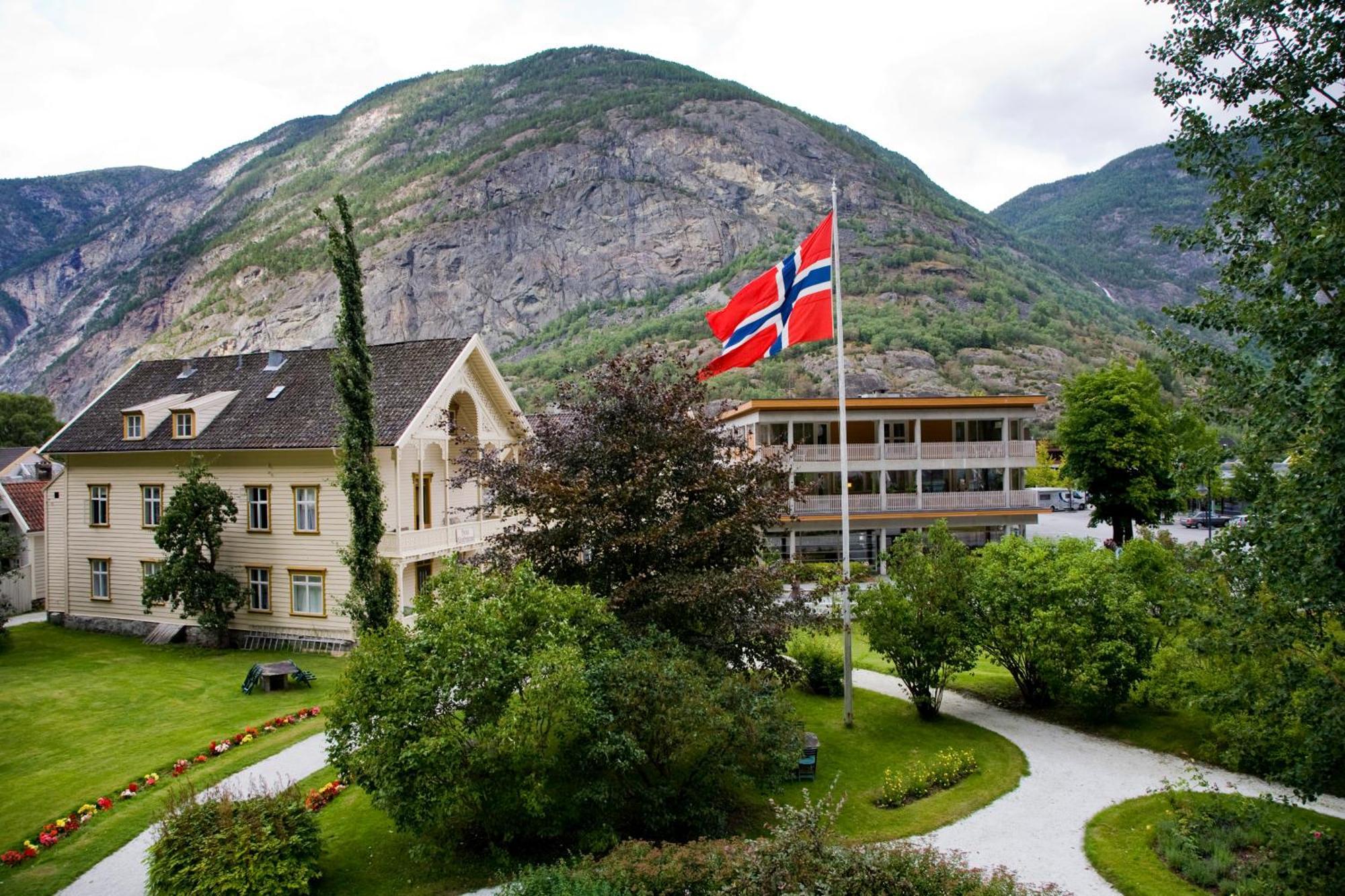 Lærdalsøyri 林斯特罗姆宾馆酒店 外观 照片